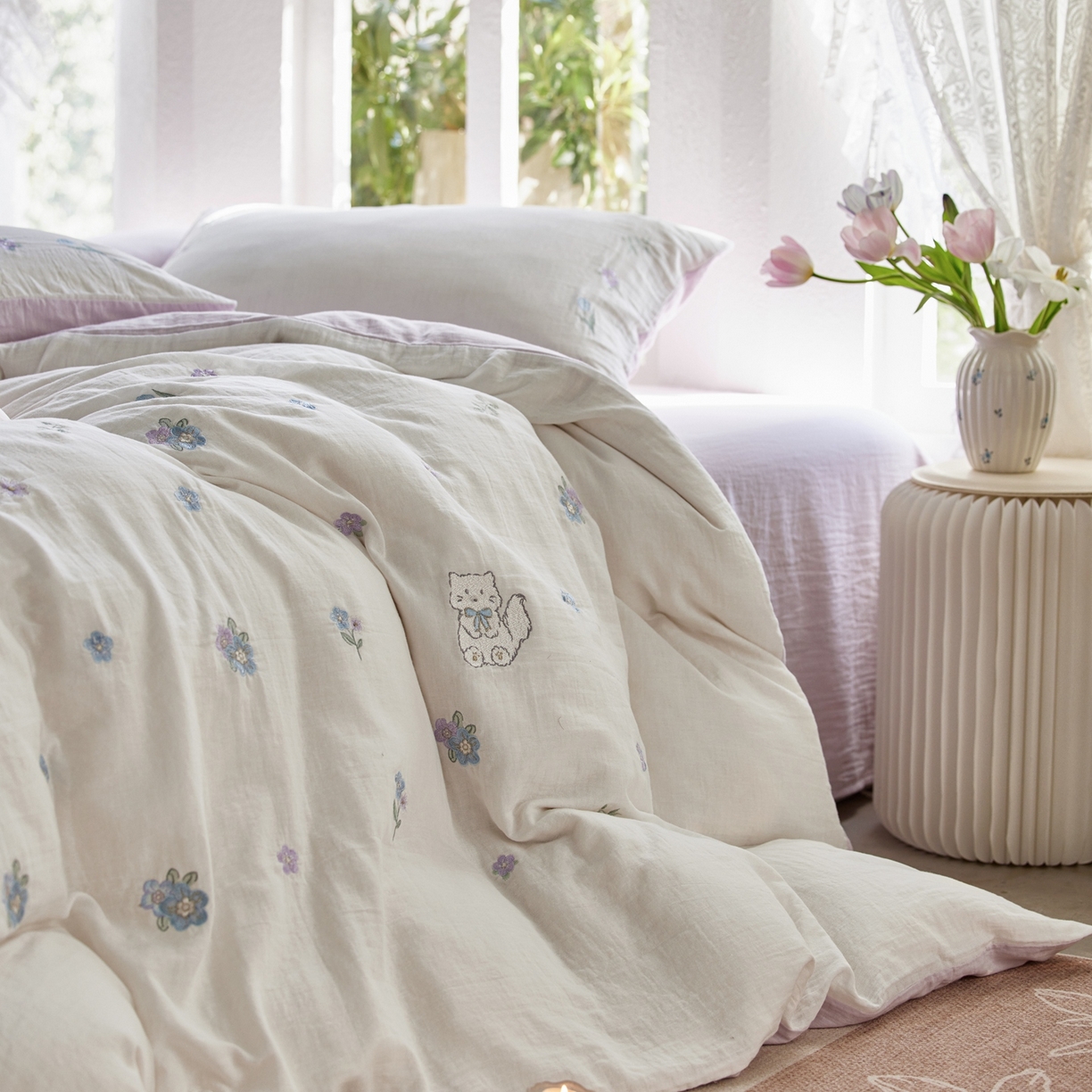 91家纺网 家纺一手货源 找家纺 风向标家纺 2026新款全棉纯棉素色绣花双层纱四件套 香芋小花猫