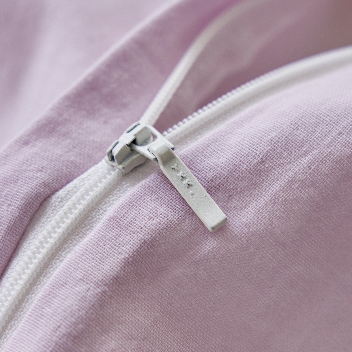 91家纺网 家纺一手货源 找家纺 风向标家纺 2026新款全棉纯棉素色绣花双层纱四件套 香芋小花猫