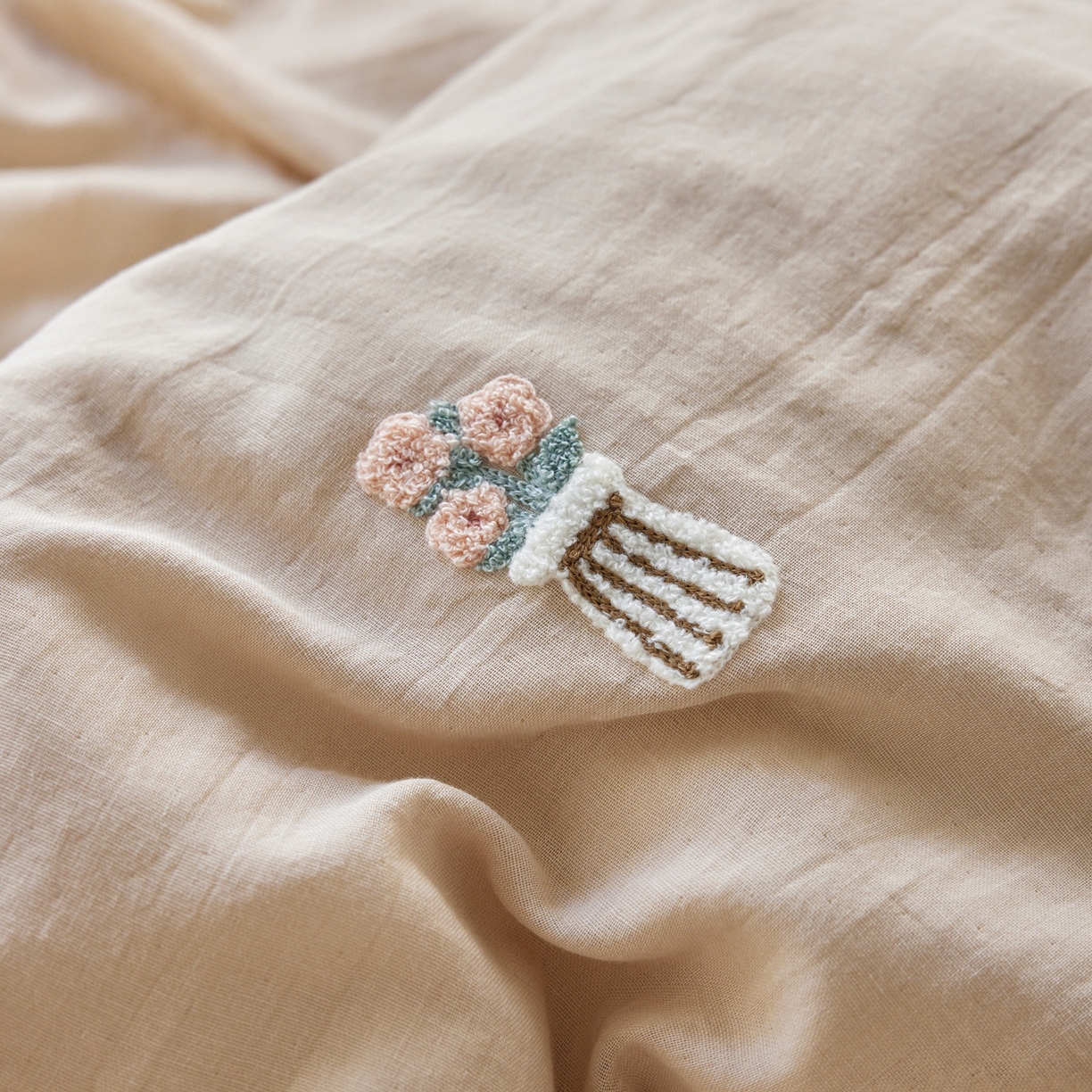 91家纺网 家纺一手货源 找家纺 风向标家纺 2026新款全棉纯棉素色绣花双层纱四件套 慕斯小猫