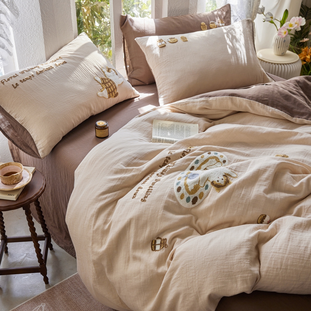 91家纺网 家纺一手货源 找家纺 风向标家纺 2026新款全棉纯棉素色绣花双层纱四件套 慕斯小猫