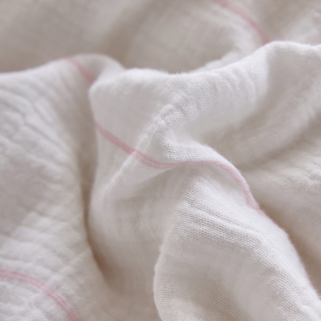 91家纺网 家纺一手货源 找家纺 （总）风向标家纺 2026新款全棉纯棉皱皱纱布条纹绣花四件套