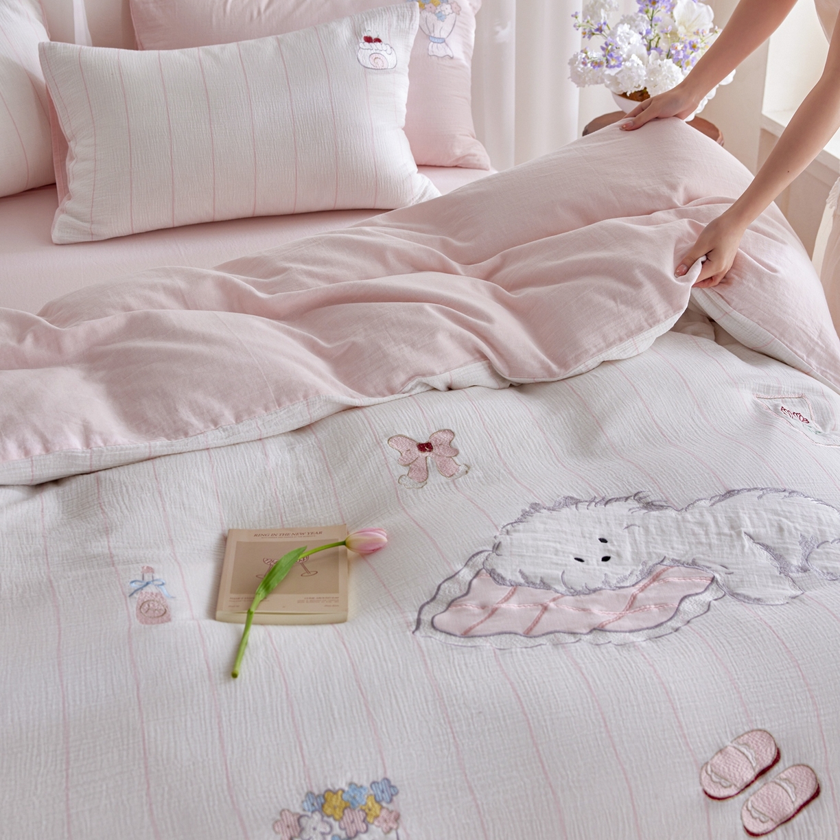 91家纺网 家纺一手货源 找家纺 （总）风向标家纺 2026新款全棉纯棉皱皱纱布条纹绣花四件套