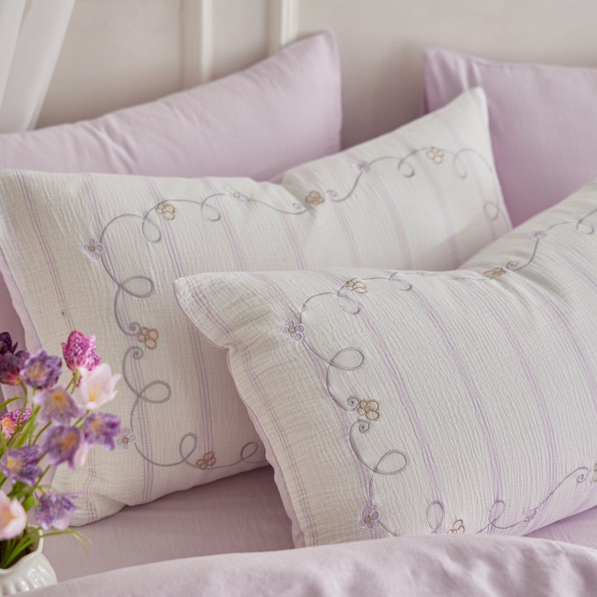 91家纺网 家纺一手货源 找家纺 风向标家纺 2026新款全棉纯棉皱皱纱布条纹绣花四件套 紫雾奶芙