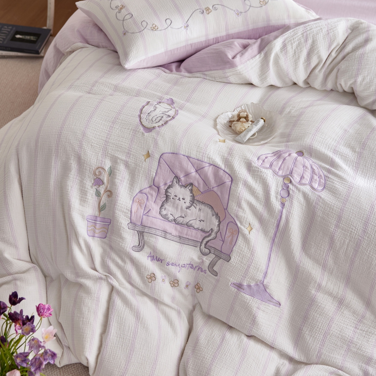 91家纺网 家纺一手货源 找家纺 风向标家纺 2026新款全棉纯棉皱皱纱布条纹绣花四件套 紫雾奶芙