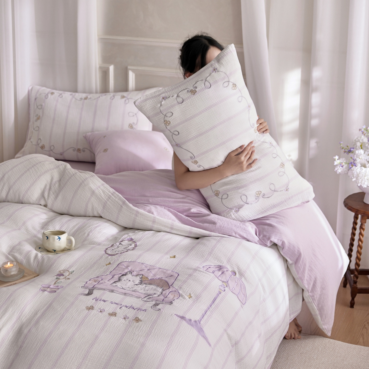 91家纺网 家纺一手货源 找家纺 风向标家纺 2026新款全棉纯棉皱皱纱布条纹绣花四件套 紫雾奶芙