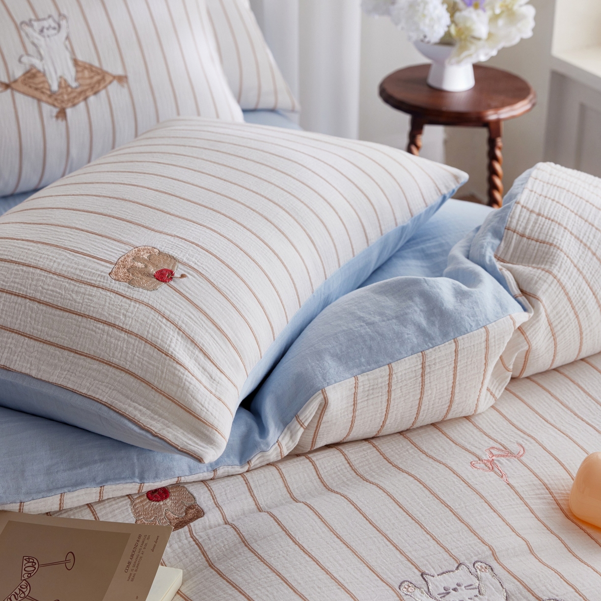 91家纺网 家纺一手货源 找家纺 风向标家纺 2026新款全棉纯棉皱皱纱布条纹绣花四件套 奶盐可露丽