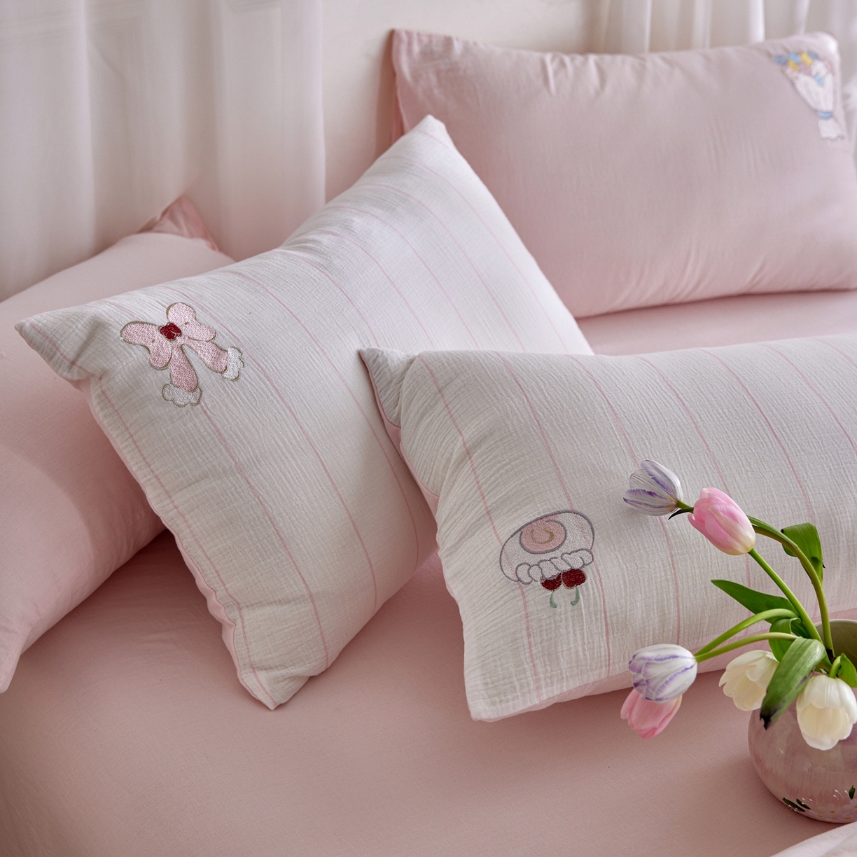 91家纺网 家纺一手货源 找家纺 风向标家纺 2026新款全棉纯棉皱皱纱布条纹绣花四件套 被窝日记