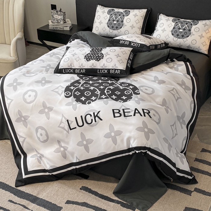 91家纺网 家纺一手货源 找家纺 奥汀洛家纺 2026新款轻奢数码印花冰丝四件套 冰丝-抱抱熊