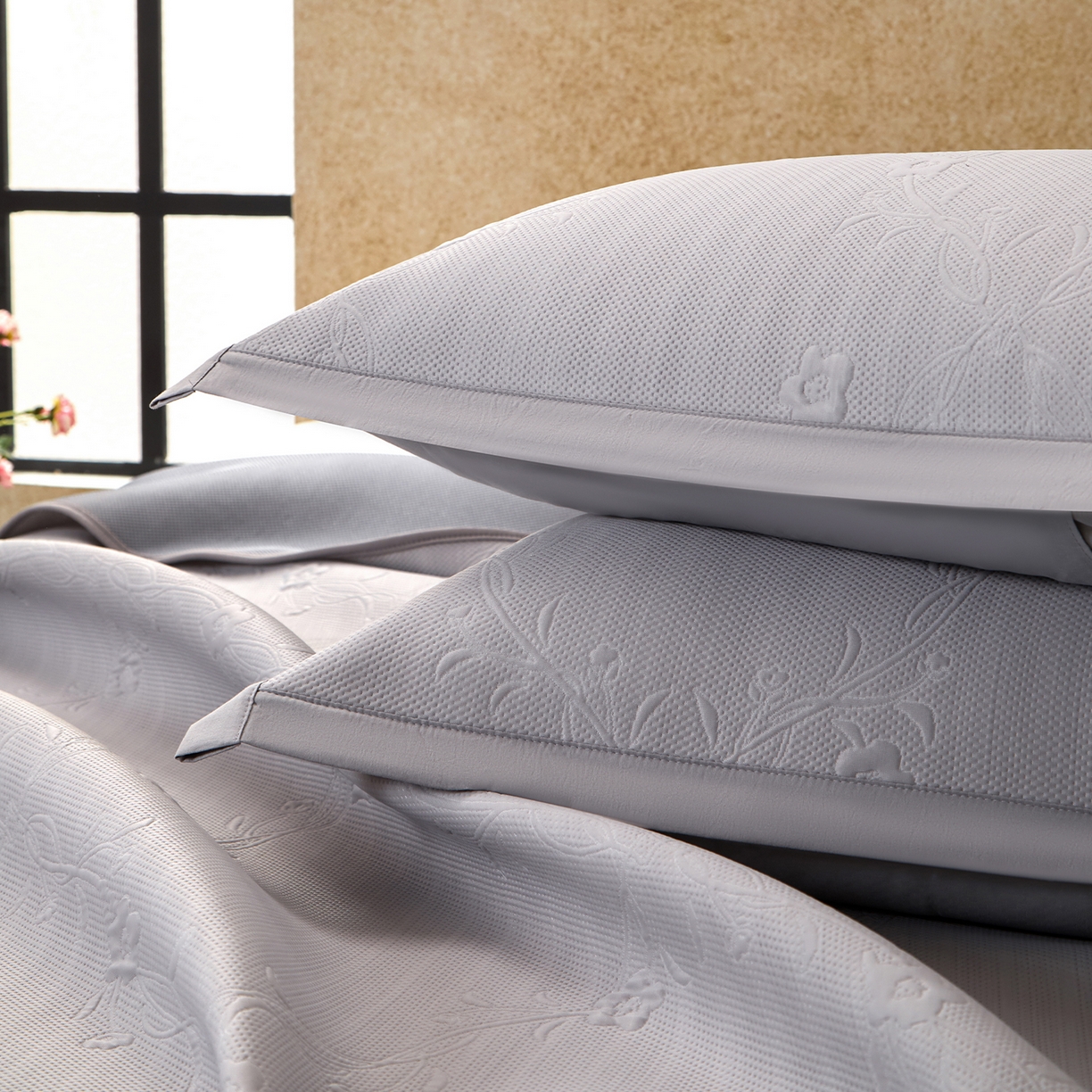 91家纺网 家纺一手货源 找家纺 瑞禾家纺 2026新款A类凉感豆豆床裙款凉席三件套-系列七 月灰藤语