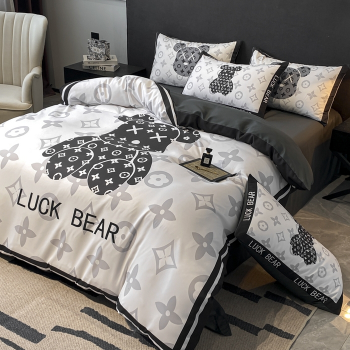 91家纺网 家纺一手货源 找家纺 奥汀洛家纺 2026新款轻奢数码印花冰丝四件套 冰丝-抱抱熊