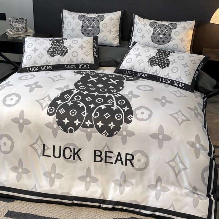 91家纺网 家纺一手货源 找家纺 奥汀洛家纺 2026新款轻奢数码印花冰丝四件套 冰丝-抱抱熊