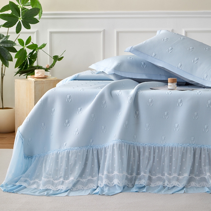 91家纺网 家纺一手货源 找家纺 瑞禾家纺 2026新款A类凉感豆豆床裙款凉席三件套-系列七 冰蓝郁金香