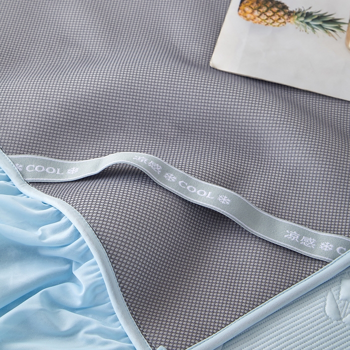 91家纺网 家纺一手货源 找家纺 瑞禾家纺 2026新款A类凉感豆豆床裙款凉席三件套-系列七 冰蓝郁金香