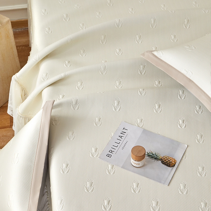 91家纺网 家纺一手货源 找家纺 瑞禾家纺 2026新款A类凉感豆豆床裙款凉席三件套-系列七 奶白郁金香