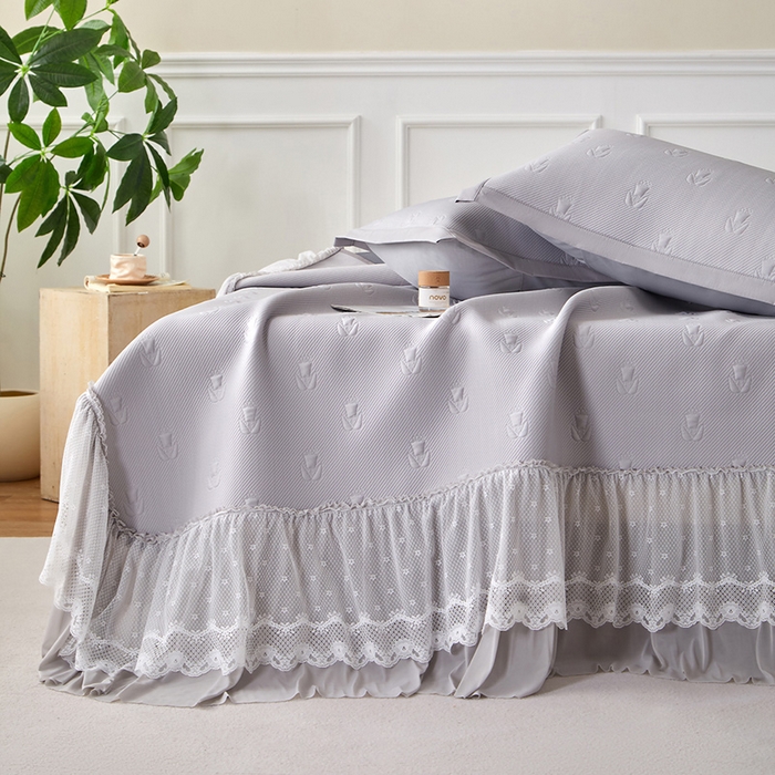 91家纺网 家纺一手货源 找家纺 瑞禾家纺 2026新款A类凉感豆豆床裙款凉席三件套-系列七 雾灰郁金香