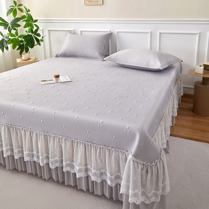 91家纺网 家纺一手货源 找家纺 瑞禾家纺 2026新款A类凉感豆豆床裙款凉席三件套-系列七 雾灰郁金香