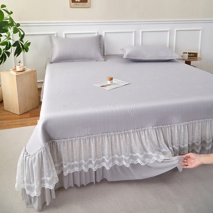 91家纺网 家纺一手货源 找家纺 瑞禾家纺 2026新款A类凉感豆豆床裙款凉席三件套-系列七 月灰碎花