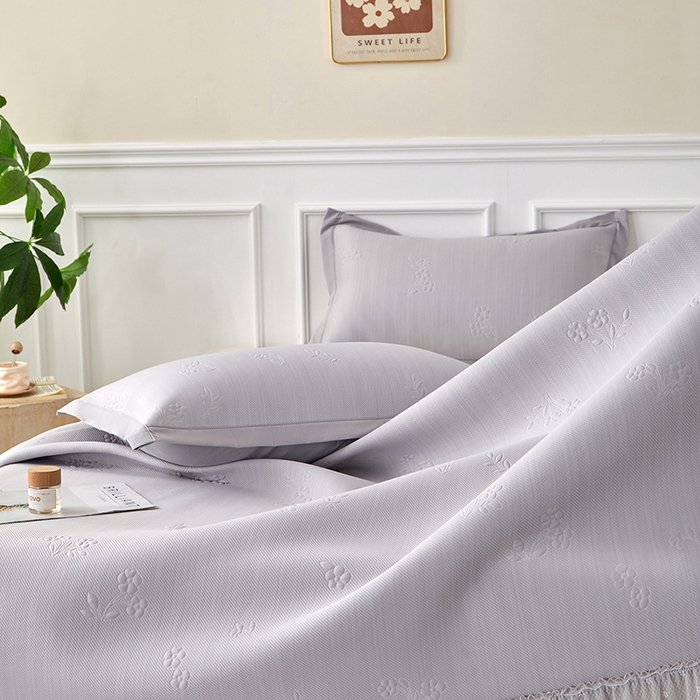 91家纺网 家纺一手货源 找家纺 瑞禾家纺 2026新款A类凉感豆豆床裙款凉席三件套-系列七 月灰碎花