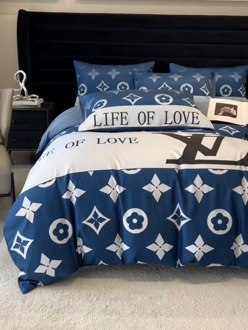 91家纺网 家纺一手货源 找家纺 奥汀洛家纺 2026新款轻奢数码印花冰丝四件套 冰丝-路易