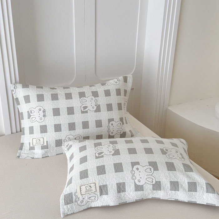 91家纺网 家纺一手货源 找家纺 乐家毛巾被（工厂自产自销） 2026新款精梳安心棉全棉纯棉色织提花枕巾单枕巾枕巾单件 格纹兔头枕巾