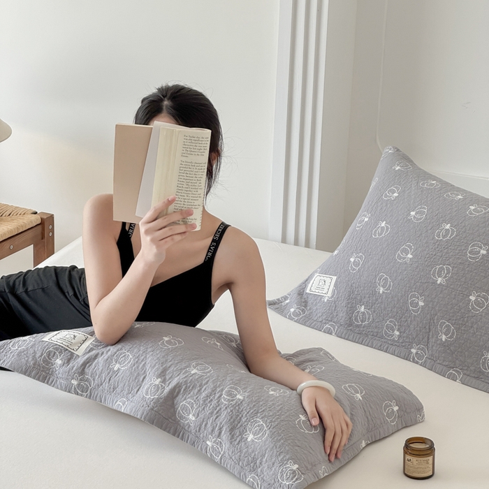 91家纺网 家纺一手货源 找家纺 乐家毛巾被（工厂自产自销） 2026新款精梳安心棉全棉纯棉色织提花枕巾单枕巾枕巾单件 灰色南瓜枕巾