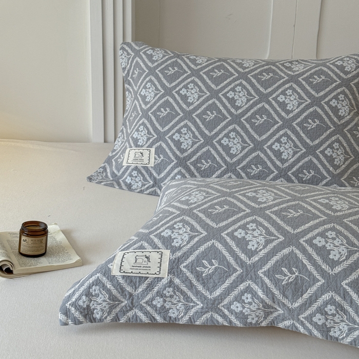 91家纺网 家纺一手货源 找家纺 乐家毛巾被（工厂自产自销） 2026新款精梳安心棉全棉纯棉色织提花枕巾单枕巾枕巾单件 菱形花束枕巾