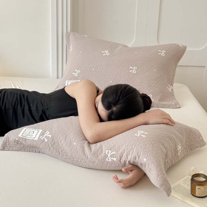 91家纺网 家纺一手货源 找家纺 乐家毛巾被（工厂自产自销） 2026新款精梳安心棉全棉纯棉色织提花枕巾单枕巾枕巾单件 蝴蝶结枕巾