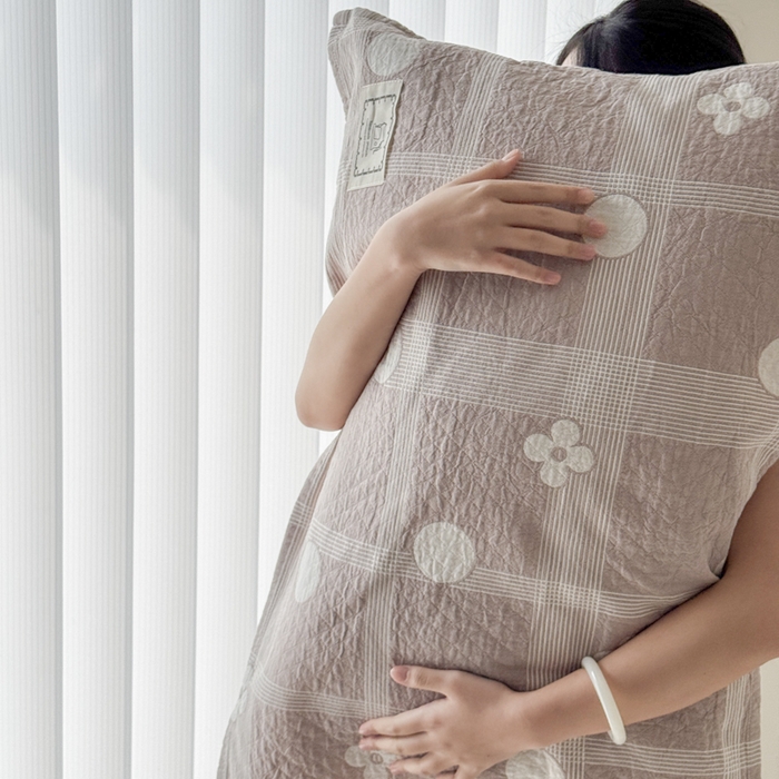 91家纺网 家纺一手货源 找家纺 乐家毛巾被（工厂自产自销） 2026新款精梳安心棉全棉纯棉色织提花枕巾单枕巾枕巾单件 花遇圆枕巾