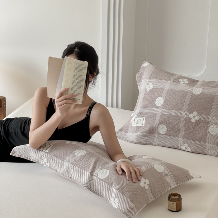 91家纺网 家纺一手货源 找家纺 乐家毛巾被（工厂自产自销） 2026新款精梳安心棉全棉纯棉色织提花枕巾单枕巾枕巾单件 花遇圆枕巾