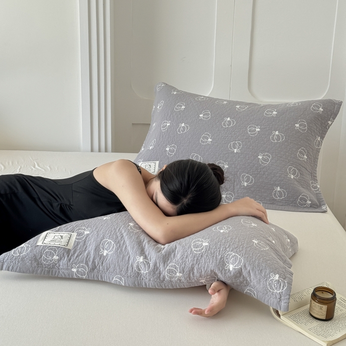 91家纺网 家纺一手货源 找家纺 乐家毛巾被（工厂自产自销） 2026新款精梳安心棉全棉纯棉色织提花枕巾单枕巾枕巾单件 灰色南瓜枕巾