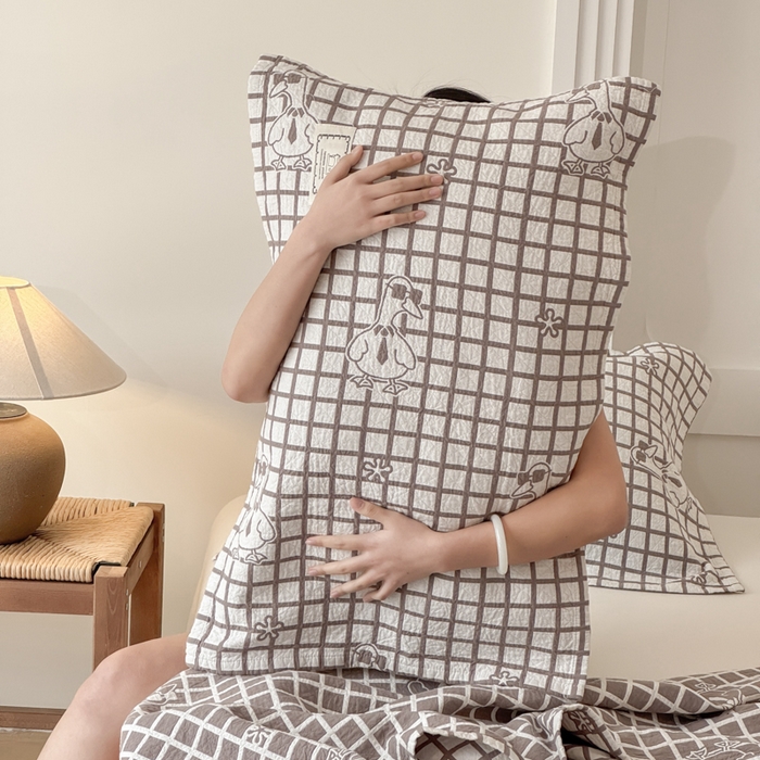 91家纺网 家纺一手货源 找家纺 乐家毛巾被（工厂自产自销） 2026新款精梳安心棉全棉纯棉色织提花枕巾单枕巾枕巾单件 墨镜鸭枕巾