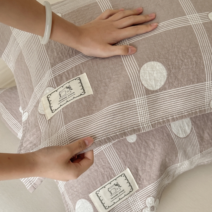 91家纺网 家纺一手货源 找家纺 乐家毛巾被（工厂自产自销） 2026新款精梳安心棉全棉纯棉色织提花枕巾单枕巾枕巾单件 花遇圆枕巾