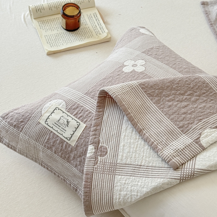 91家纺网 家纺一手货源 找家纺 乐家毛巾被（工厂自产自销） 2026新款精梳安心棉全棉纯棉色织提花枕巾单枕巾枕巾单件 花遇圆枕巾