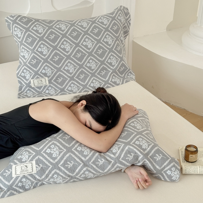 91家纺网 家纺一手货源 找家纺 乐家毛巾被（工厂自产自销） 2026新款精梳安心棉全棉纯棉色织提花枕巾单枕巾枕巾单件 菱形花束枕巾