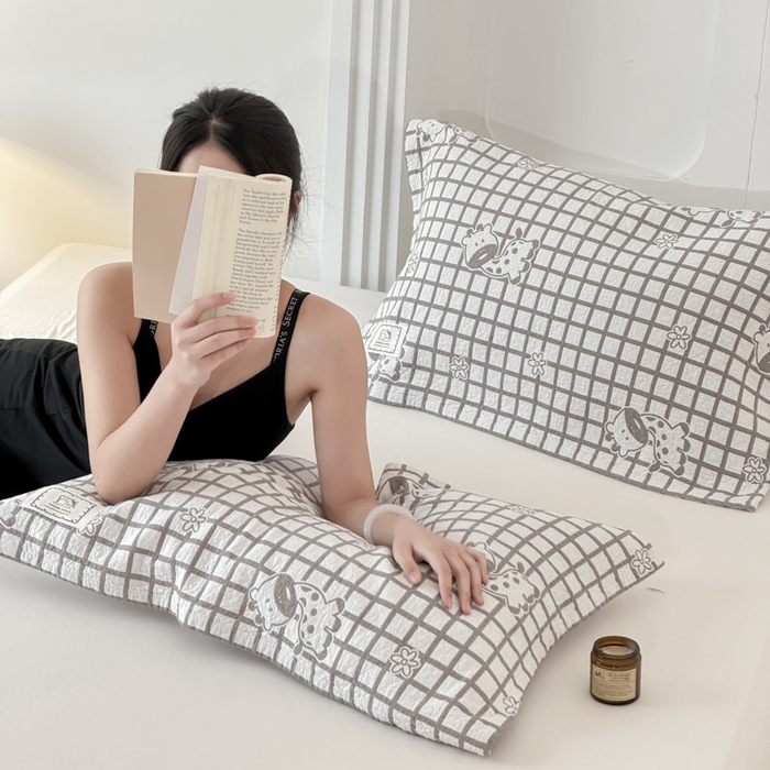 91家纺网 家纺一手货源 找家纺 乐家毛巾被（工厂自产自销） 2026新款精梳安心棉全棉纯棉色织提花枕巾单枕巾枕巾单件 格子长颈鹿枕巾