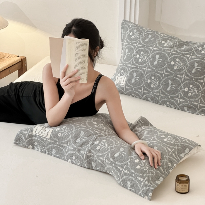 91家纺网 家纺一手货源 找家纺 乐家毛巾被（工厂自产自销） 2026新款精梳安心棉全棉纯棉色织提花枕巾单枕巾枕巾单件 花束来信枕巾