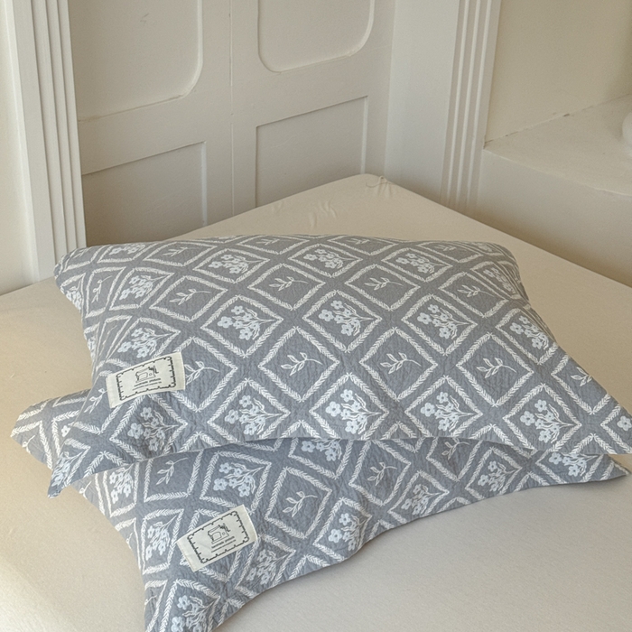 91家纺网 家纺一手货源 找家纺 乐家毛巾被（工厂自产自销） 2026新款精梳安心棉全棉纯棉色织提花枕巾单枕巾枕巾单件 菱形花束枕巾