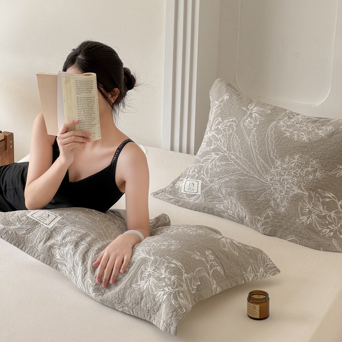 91家纺网 家纺一手货源 找家纺 乐家毛巾被（工厂自产自销） 2026新款精梳安心棉全棉纯棉色织提花枕巾单枕巾枕巾单件 野间草木枕巾