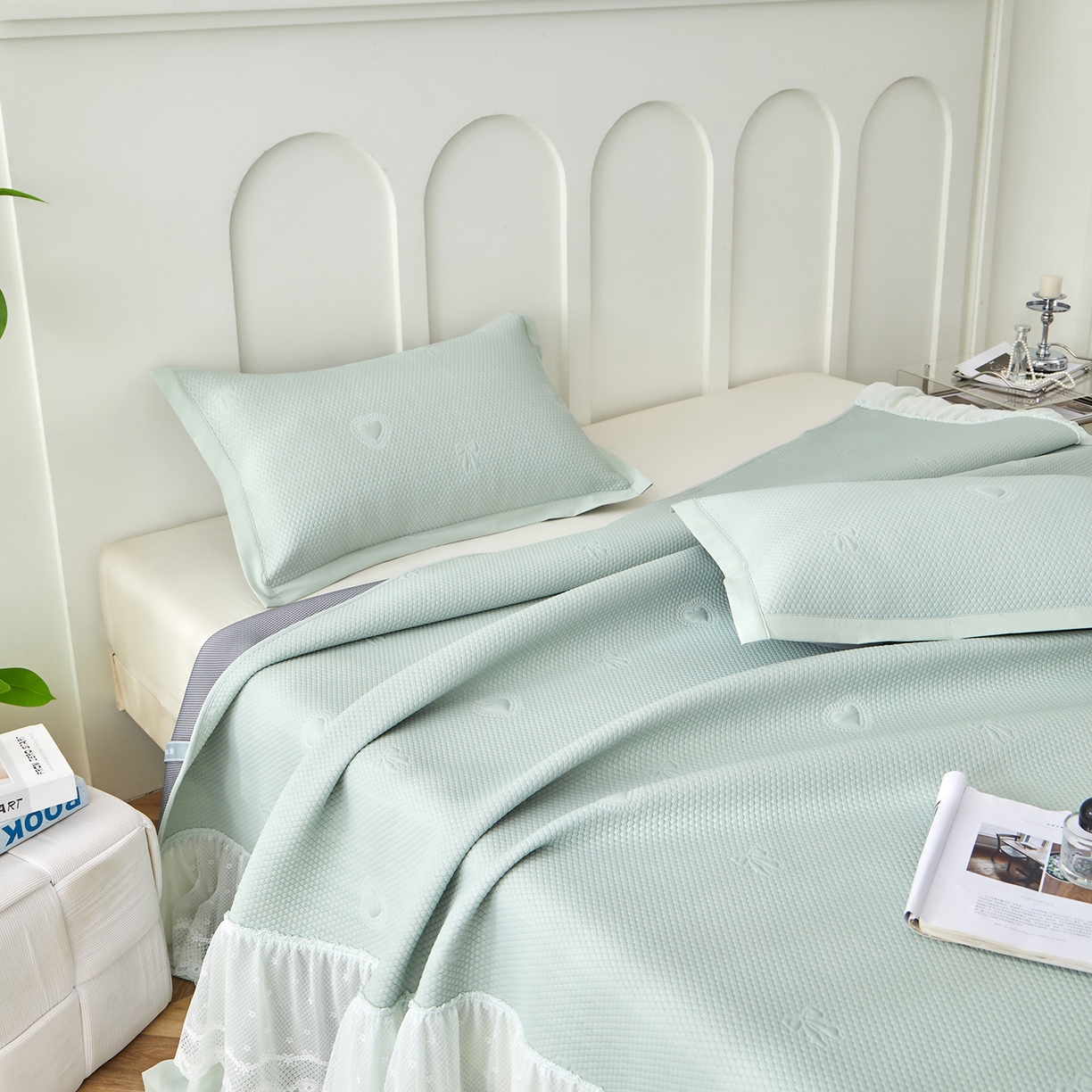 91家纺网 家纺一手货源 找家纺 瑞禾家纺 2026新款A类凉感豆豆床裙款凉席三件套-系列七 青柠爱心蝴蝶结