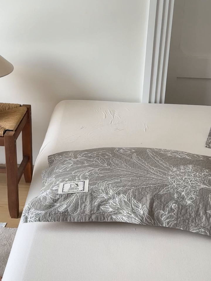 91家纺网 家纺一手货源 找家纺 乐家毛巾被（工厂自产自销） 2026新款精梳安心棉全棉纯棉色织提花枕巾单枕巾枕巾单件 野间草木枕巾