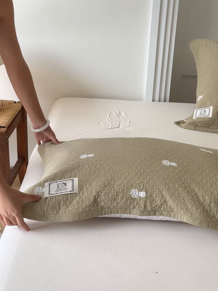 91家纺网 家纺一手货源 找家纺 乐家毛巾被（工厂自产自销） 2026新款精梳安心棉全棉纯棉色织提花枕巾单枕巾枕巾单件 蘑菇眠枕巾