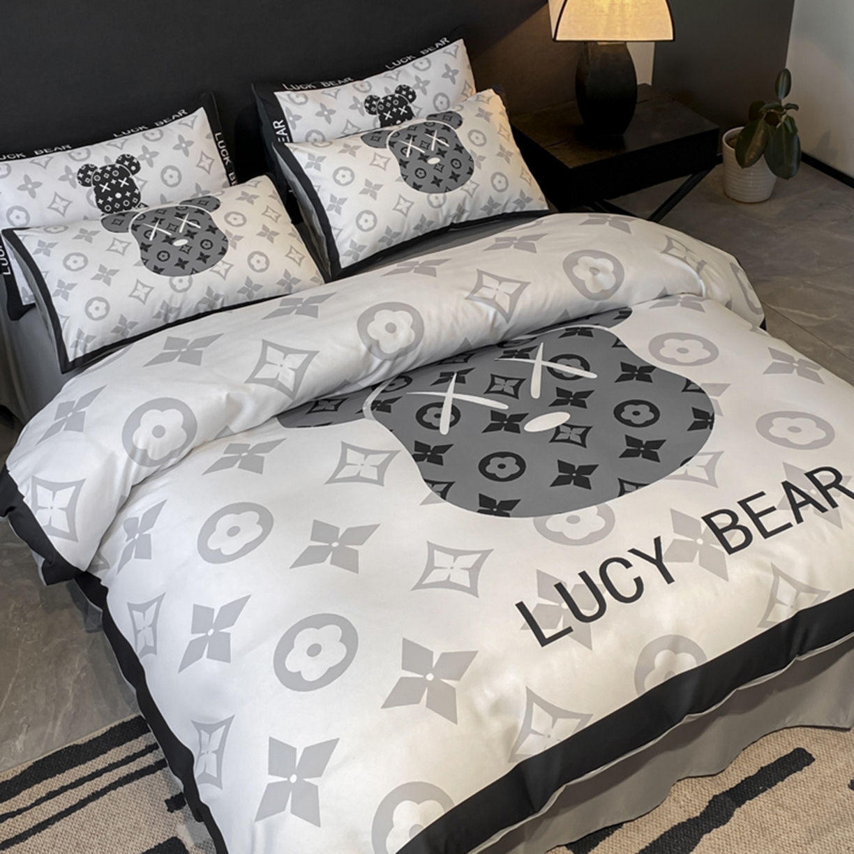 91家纺网 家纺一手货源 找家纺 奥汀洛家纺 2026新款轻奢数码印花冰丝四件套 冰丝-幸运熊