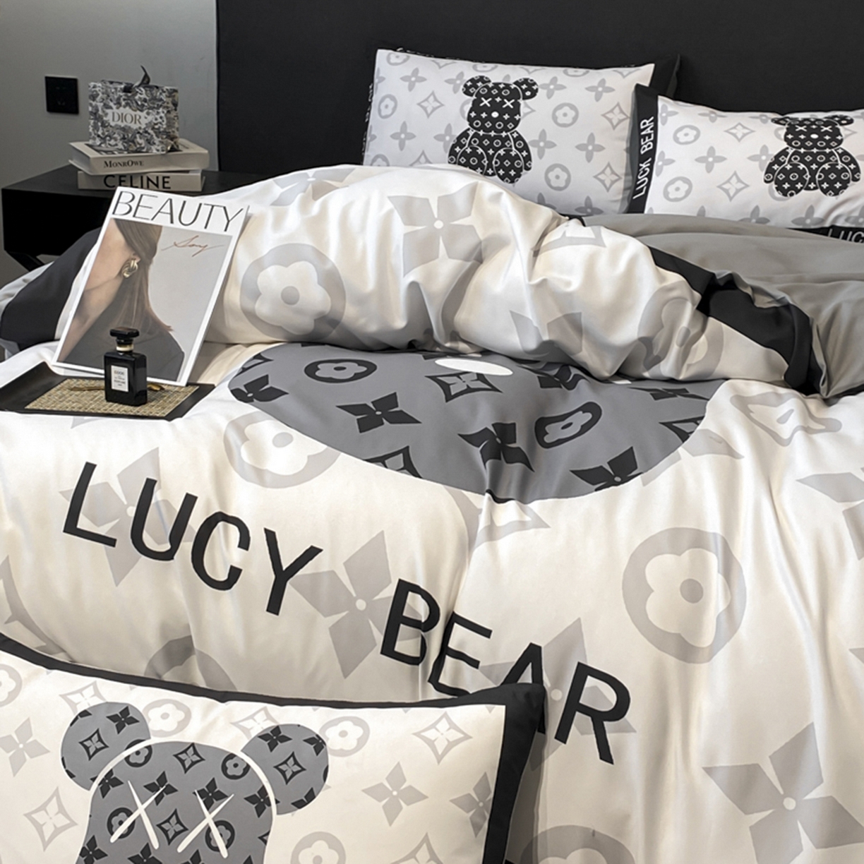 91家纺网 家纺一手货源 找家纺 奥汀洛家纺 2026新款轻奢数码印花冰丝四件套 冰丝-幸运熊