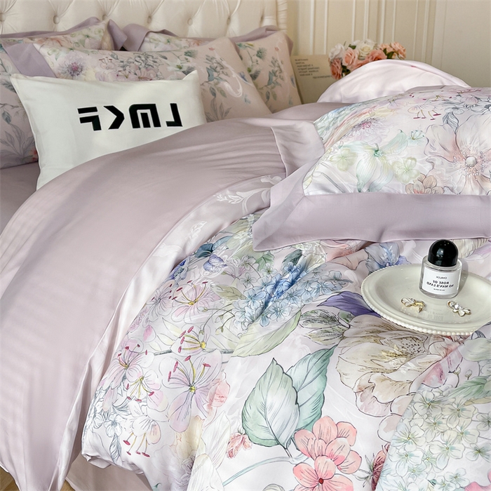 91家纺网 家纺一手货源 找家纺 蓝米卡夫 2026夏季新款60S天丝提花数码印花四件套（礼盒包装） 花海秘境-紫