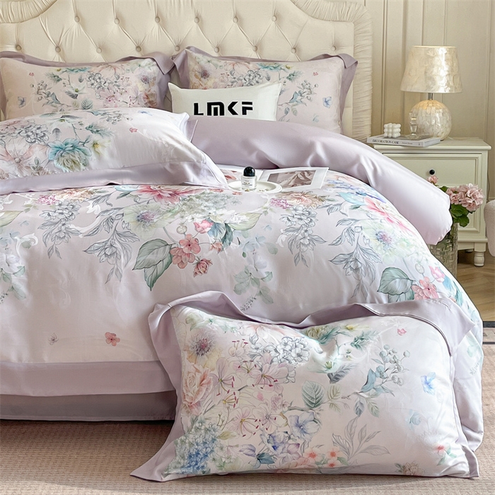 91家纺网 家纺一手货源 找家纺 蓝米卡夫 2026夏季新款60S天丝提花数码印花四件套（礼盒包装） 花海秘境-紫