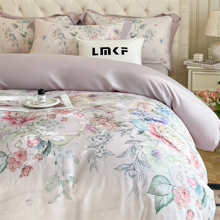 91家纺网 家纺一手货源 找家纺 蓝米卡夫 2026夏季新款60S天丝提花数码印花四件套（礼盒包装） 花海秘境-紫