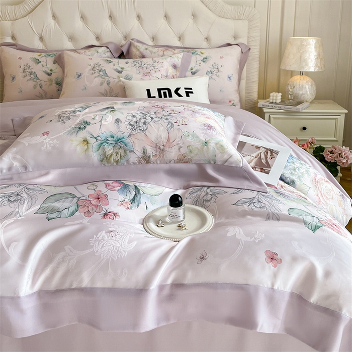 91家纺网 家纺一手货源 找家纺 蓝米卡夫 2026夏季新款60S天丝提花数码印花四件套（礼盒包装） 花海秘境-紫