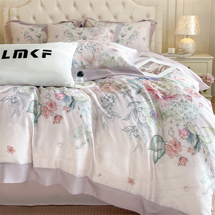 91家纺网 家纺一手货源 找家纺 蓝米卡夫 2026夏季新款60S天丝提花数码印花四件套（礼盒包装） 花海秘境-紫