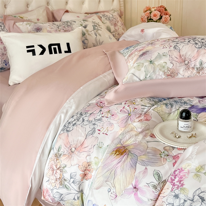 91家纺网 家纺一手货源 找家纺 蓝米卡夫 2026夏季新款60S天丝提花数码印花四件套（礼盒包装） 花海秘境-粉