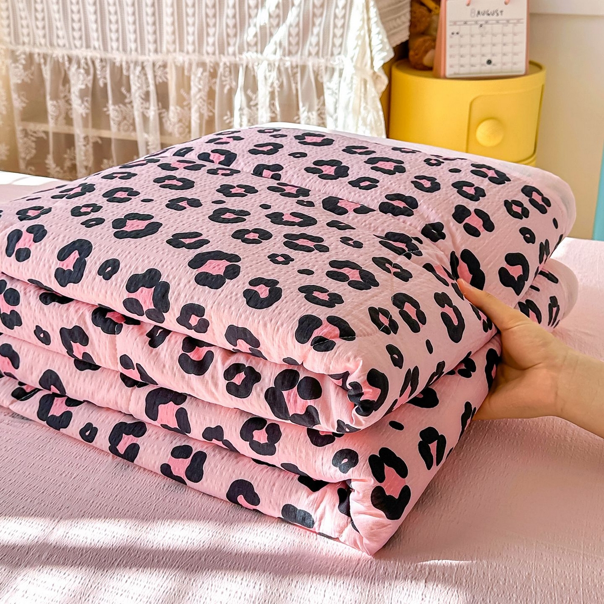 91家纺网 家纺一手货源 找家纺 卡斯诺家纺馆 2026新款皱皱棉双层纱夏被四件套下载文件包含买家秀 云影星斑-粉